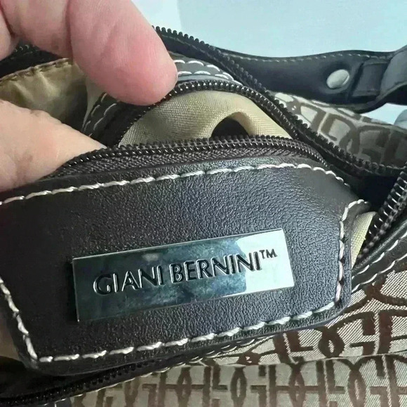 Giani Bernini Bag with matching Coin Purse - Picture 3 of 16